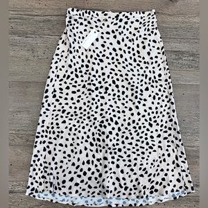 Brand New boutique mid length skirt